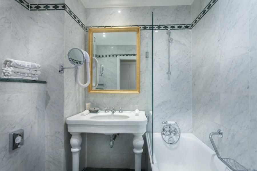Grand Hôtel de l'Univers -  Chambre Deluxe Twin